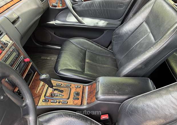 Mercedes-Benz E 320