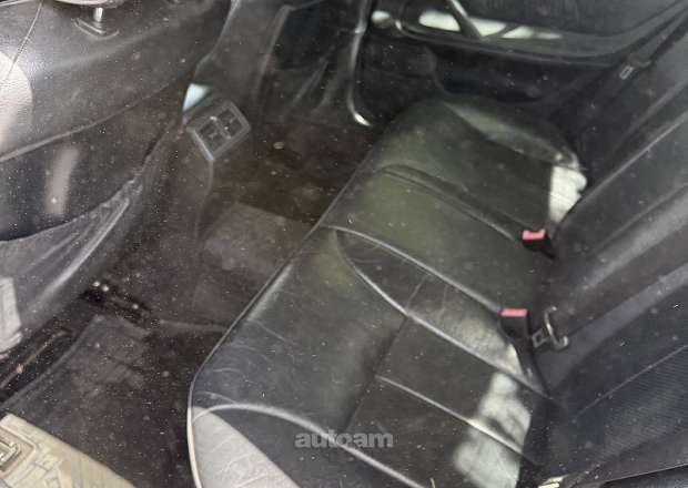 Mercedes-Benz E 320