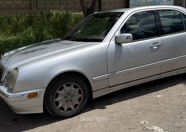 Mercedes-Benz E 320
