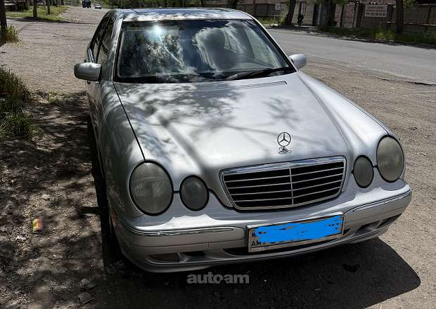 Mercedes-Benz E 320